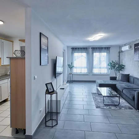 Wohlfuehlnest St Leon Rot Aufzug Klima Balkon 公寓